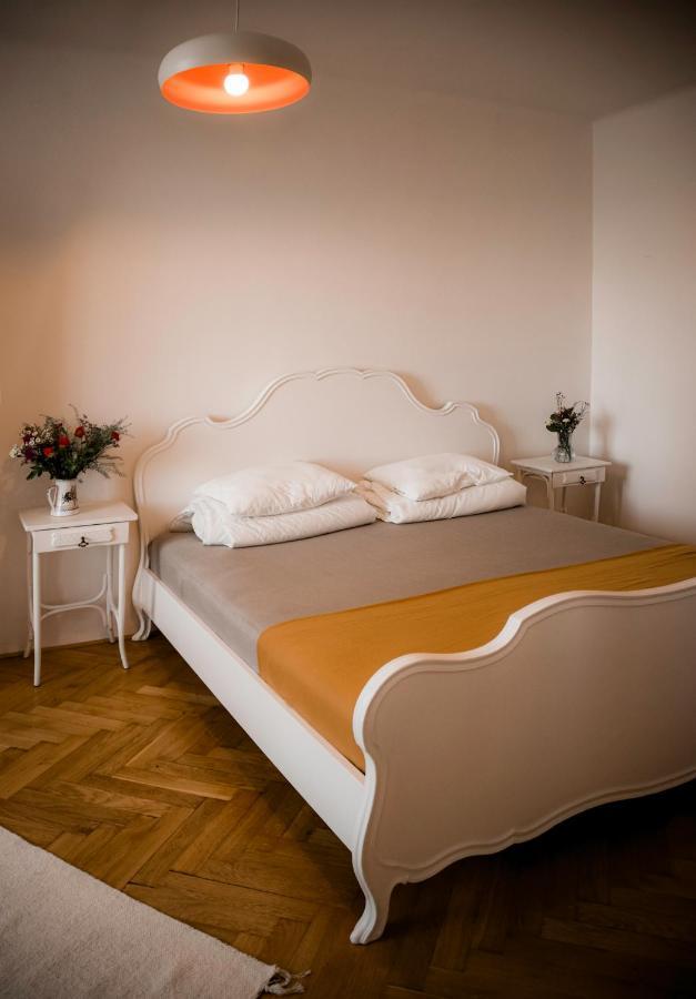 Kiki & Luky Family Apartment By Prague Castle Dış mekan fotoğraf